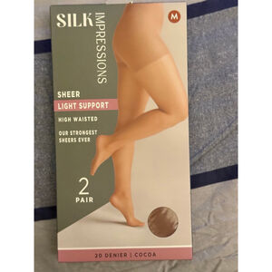 Women's Silk Impressions Sheer Light Support Pantyhose M Cocoa